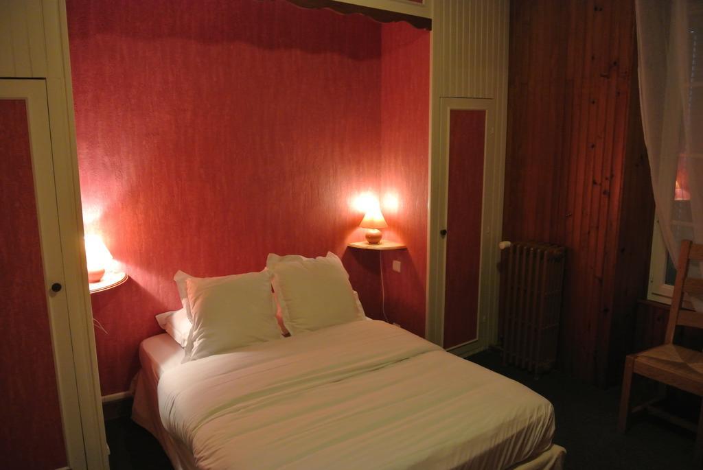 Hotel Le Central Boussac (Limousin) Quarto foto