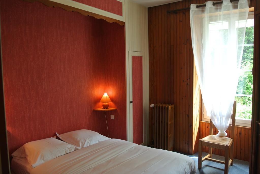 Hotel Le Central Boussac (Limousin) Quarto foto