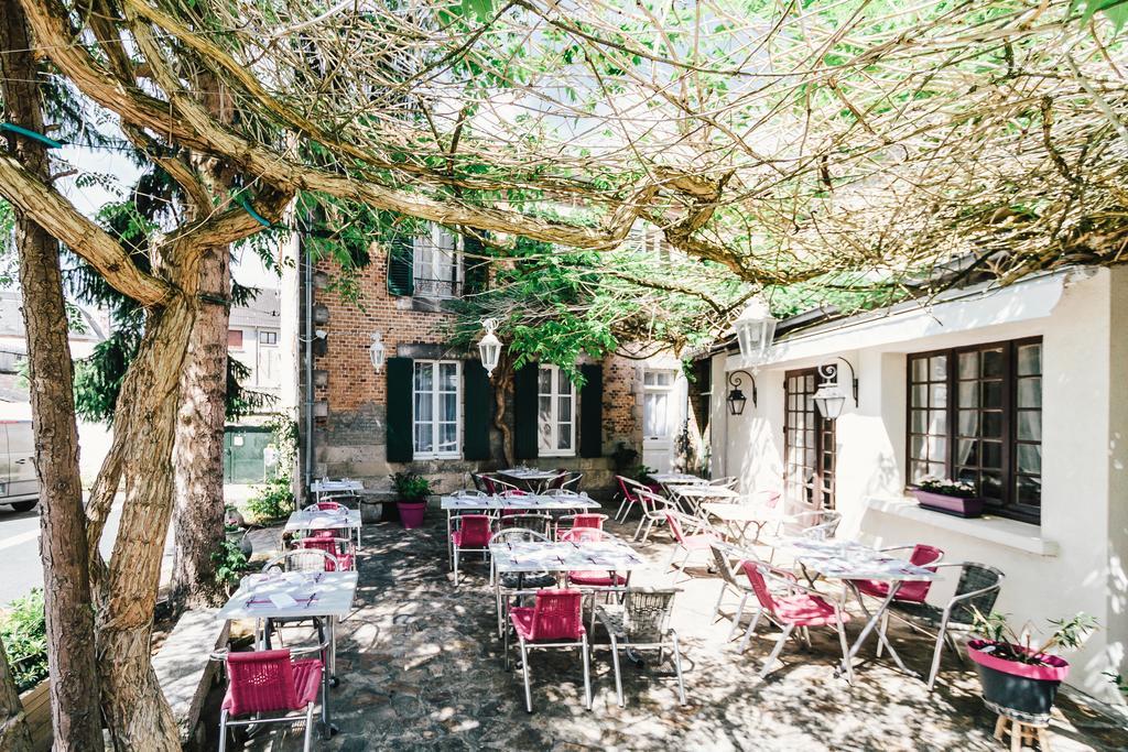 Hotel Le Central Boussac (Limousin) Exterior foto